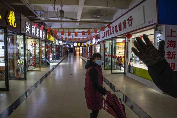 China anuncia casi 60.000 muertes vinculadas a la covid-19 en un mes