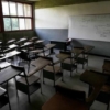 Ministerio de Educación reevaluará situación del COVID-19 antes de retomar clases presenciales