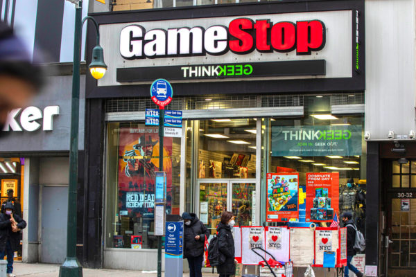GameStop cierra un trimestre frenético en bolsa con resultados sin euforia