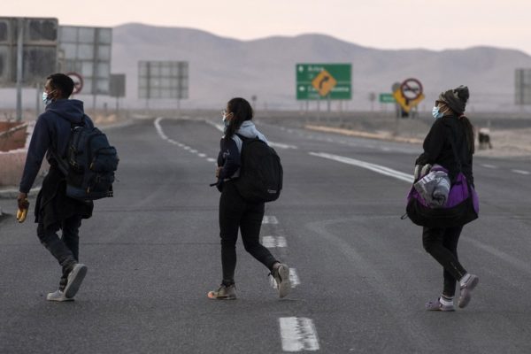 Cruzar a pie el altiplano, la última frontera de los caminantes venezolanos