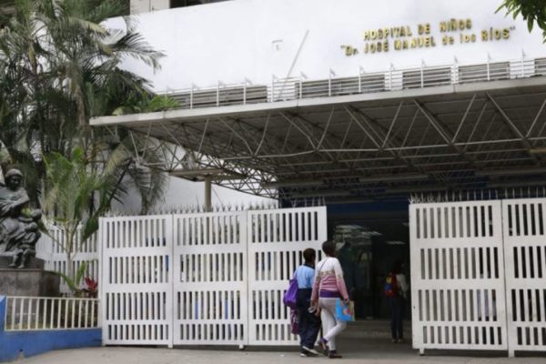 Maduro ordena designar inspectores secretos para enfrentar «mafias hospitalarias»