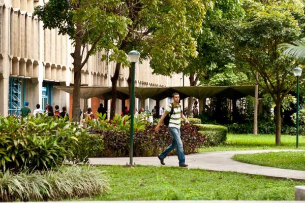 Escuela de Educación de la Ucab: «El estancamiento de la educación venezolana es responsabilidad de todo un país»