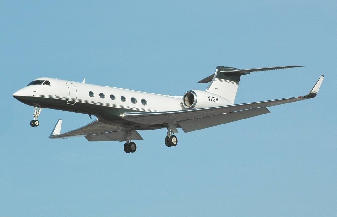 Los 10 aviones privados más caros del mundo y cuáles multimillonarios los poseen