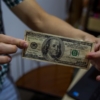 «De momento no hay solución»: Lo que dijo Felipe Capozzolo sobre los dólares en mal estado