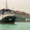 Canal de Suez recupera ritmo de navegación al pasar todos los buques anclados
