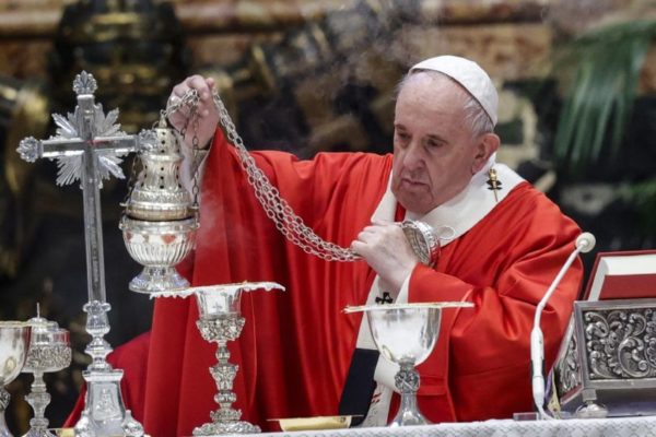 Papa Francisco celebra Domingo de Ramos con pocos fieles