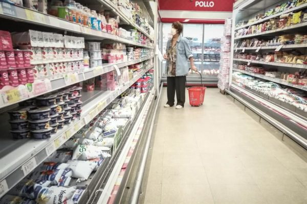 Canasta Alimentaria en agosto se ubicó en US$491: Bajó 2,2% en dólares y subió 6,6% en bolívares
