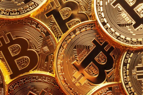 Bitcoin se desplomó y llegó a menos de US.000 tras conocerse la inflación en EEUU Bitcoin se desplomó y llegó a menos de US.000 tras conocerse la inflación en EEUU
