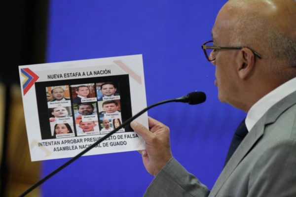 Jorge Rodríguez acusa otra vez a Guaidó: ahora denuncia «robo de US$53 millones»