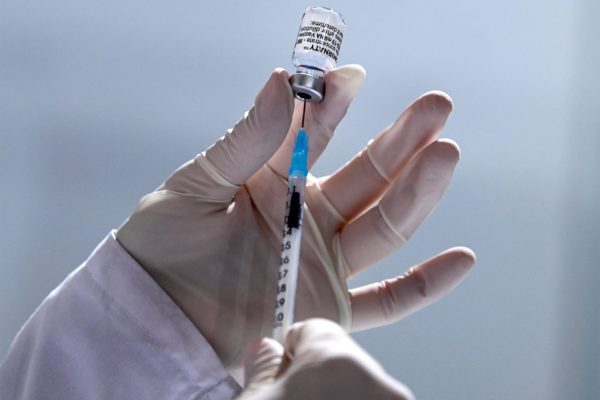 Cendes exige al Gobierno informar sobre el uso de más de 800.000 vacunas contra el covid-19