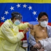 Vacunación en Venezuela avanza a paso de tortuga en medio de polémica con sistema Covax