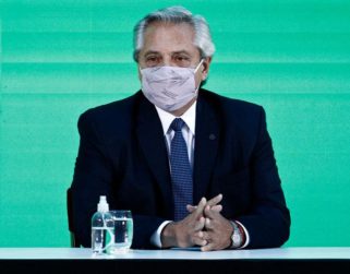 Se confirma contagio por COVID-19 del presidente argentino, pese a estar vacunado