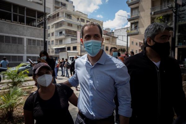 Guaidó participó en protesta para exigir plan de vacunación supervisado por organismos internacionales