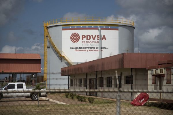Las exportaciones de petróleo de Venezuela cayeron en noviembre