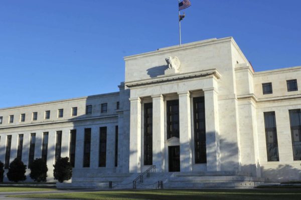 Fed ve signos de recuperación sólida pero moderada en Estados Unidos