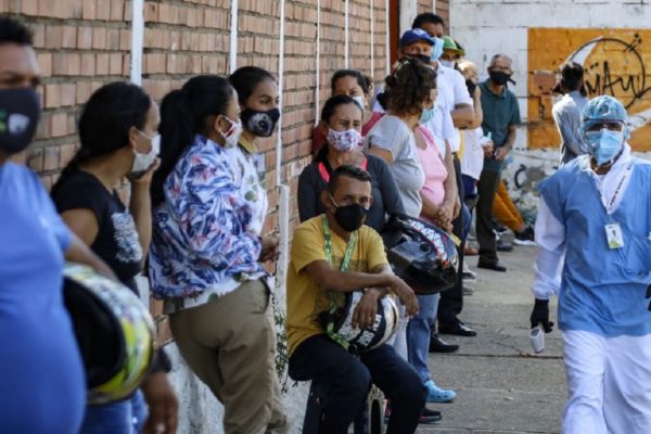 Venezuela registró 1.365 nuevos casos de covid-19: 13 estados bajaron del medio centenar de contagios