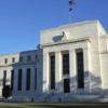 Wall Street sube antes de anuncios de la Fed y cierra enero en positivo