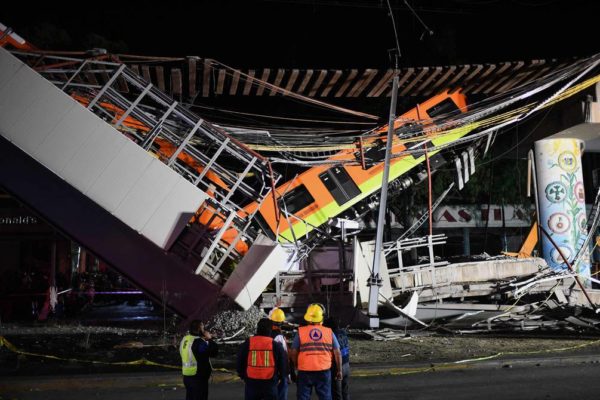 Al menos 23 fallecidos por colapso de elevado del metro de Ciudad de México