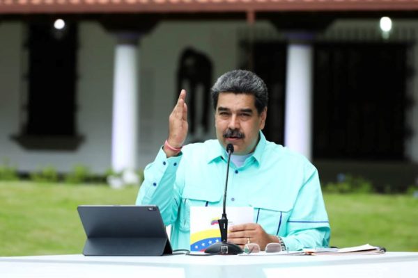 Maduro está de acuerdo con dialogar en México sin nada que negociar