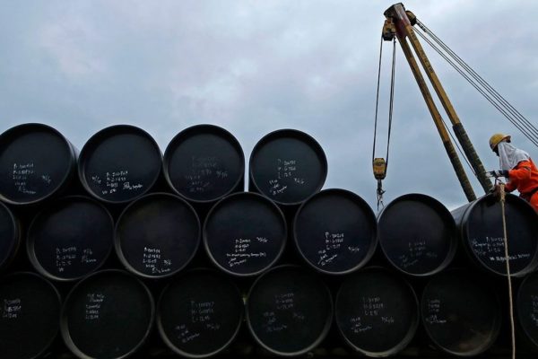 El petróleo de Texas cae un 2,5 % y cierra en 78,81 dólares el barril