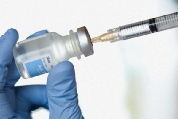Pfizer, Moderna y J&J prometen 3.500 millones de vacunas anticovid a los países pobres