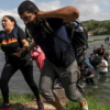 Profesionales venezolanos pagan hasta US$3.000 para cruzar frontera de Estados Unidos