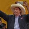 Con el 94,9% de las actas contabilizadas Pedro Castillo se mantiene adelante en las elecciones de Perú