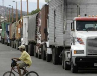 Alerta gremio: Diésel dolarizado da tiro de gracia al transporte de carga en vías de extinción