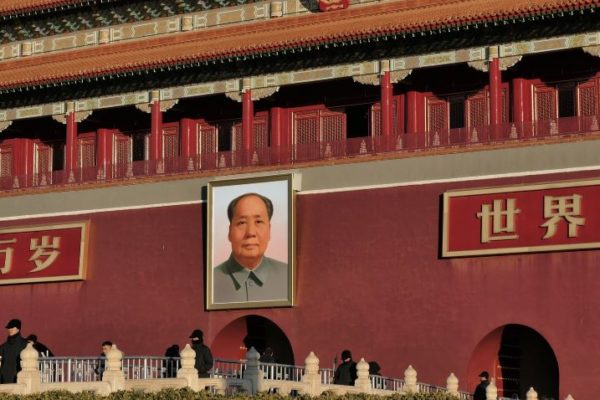 Resucita el socialismo en China: Xi-Jinping plantea modelo de ‘propiedad compartida’ que recuerda a Mao