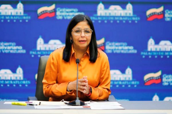 Delcy Rodríguez afirma que el número de comercios en Venezuela creció un 120 % con respecto a 2021