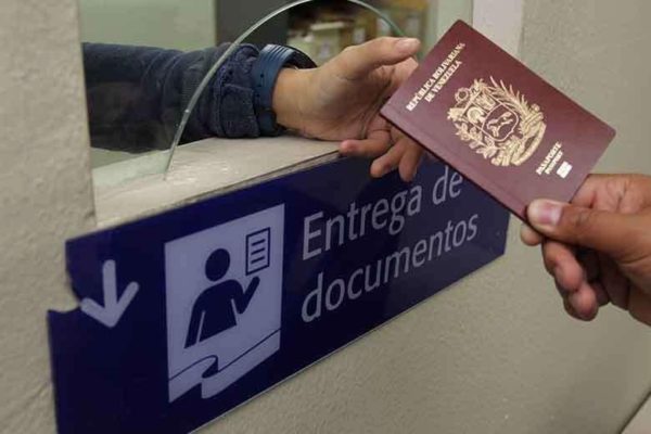 Venezolanos en el exterior podrán recibir prórrogas de pasaporte a domicilio