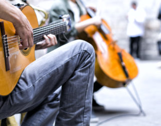 Informe revela que músicos callejeros también están recibiendo Bitcoin