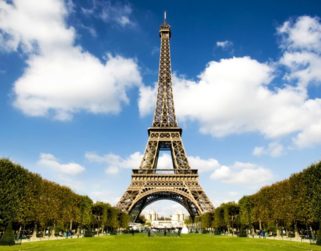 La Torre Eiffel reabre tras más de ocho meses cerrada por la pandemia