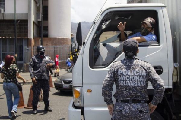 A pesar de la orden de Maduro las alcabalas se resisten a desaparecer