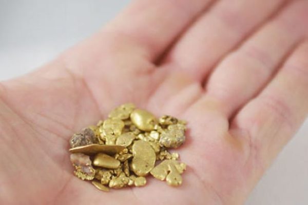 El oro domina como efectivo en los comercios del sur del país