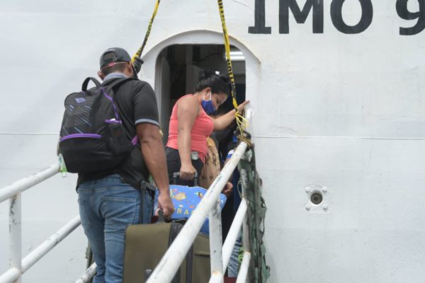 700 venezolanos parten de Trinidad y Tobago en primera jornada marítima del Plan Vuelta a la Patria