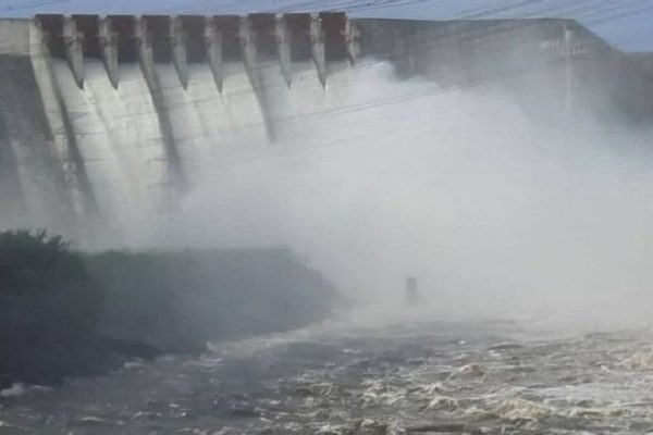 Se extiende el racionamiento mientras abren aliviaderos del Guri ¿Por qué parece empeorar la crisis eléctrica aunque no hay sequía?