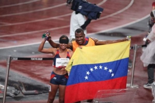 Linda Pérez y Lisbeli Vera se bañaron de oro en atletismo de los Paralímpicos de Tokio