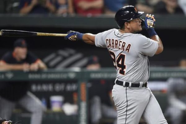 Solo 28 lo han logrado: Miguel Cabrera hizo historia al batear su jonrón número 500 en la MLB (+ video)
