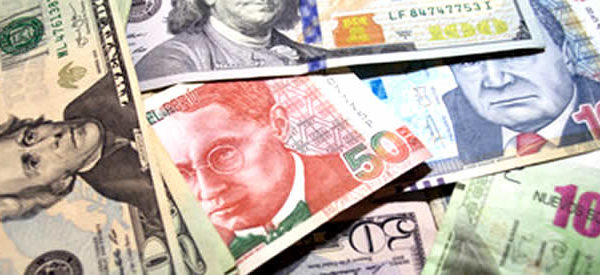 En Perú el precio del dólar alcanza récord y la bolsa cae 6%