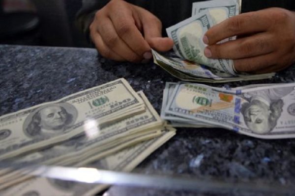 Dólar paralelo sube otro 0,09% y cierra este #13Ene en 4,89 bolívares