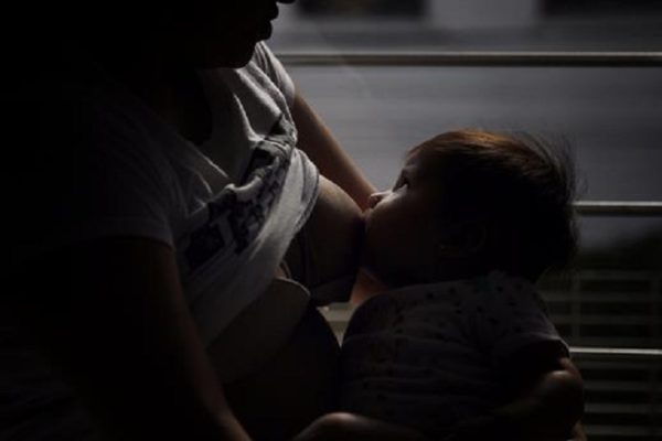 El papel «crucial» de la lactancia materna como defensa frente a patógenos como el covid-19