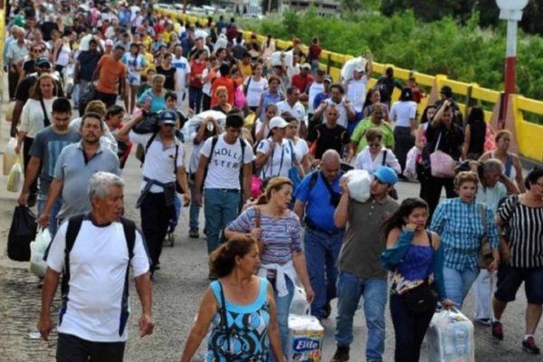 Portavoz de Acnur: Alrededor de 1.000 personas se van de Venezuela diariamente ‘sin intención de volver’