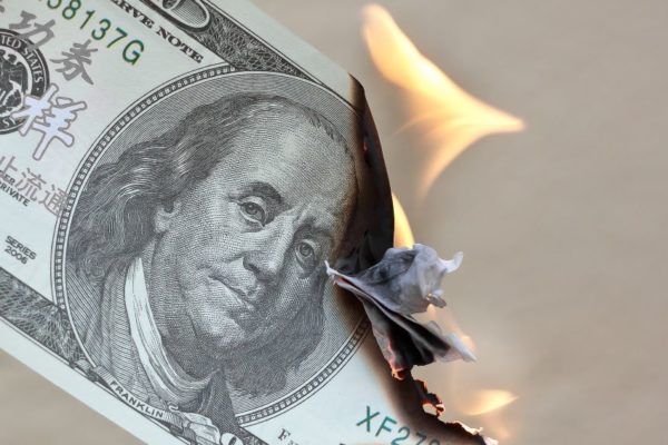 BCV sigue quemando divisas: Dólar oficial arranca septiembre en baja y en agosto solo subió 2,77%
