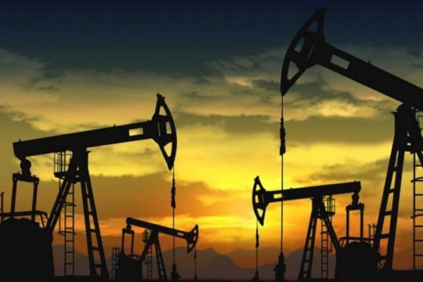 La producción de petróleo venezolano cayó 10.000 bd en agosto, según Argus