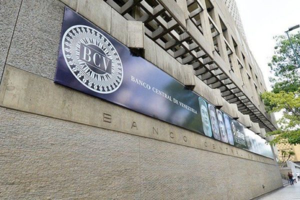 BCV eliminó los montos mínimos para ventas de divisas realizadas por bancos y casas de cambio