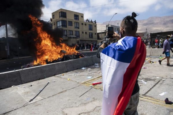 Conmemoración del «estallido social» de 2019 causó violencia y saqueos en Chile