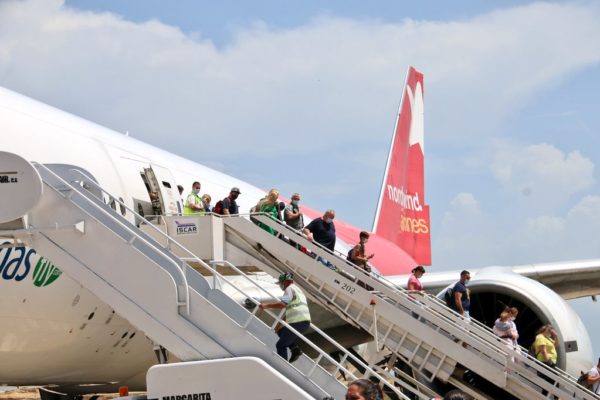 Nueva Esparta recibió vuelo inaugural Moscú-Porlamar con 439 turistas rusos