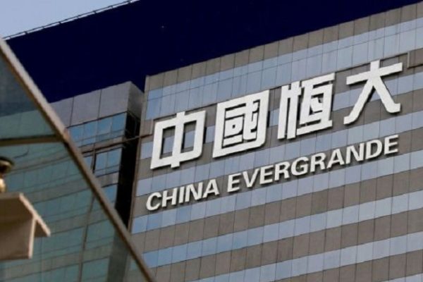 Evergrande, fuertemente endeudada, logra recaudar 124 millones de euros