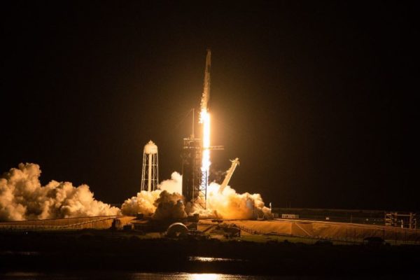 Histórico: Primeros turistas iniciaron crucero espacial de SpaceX